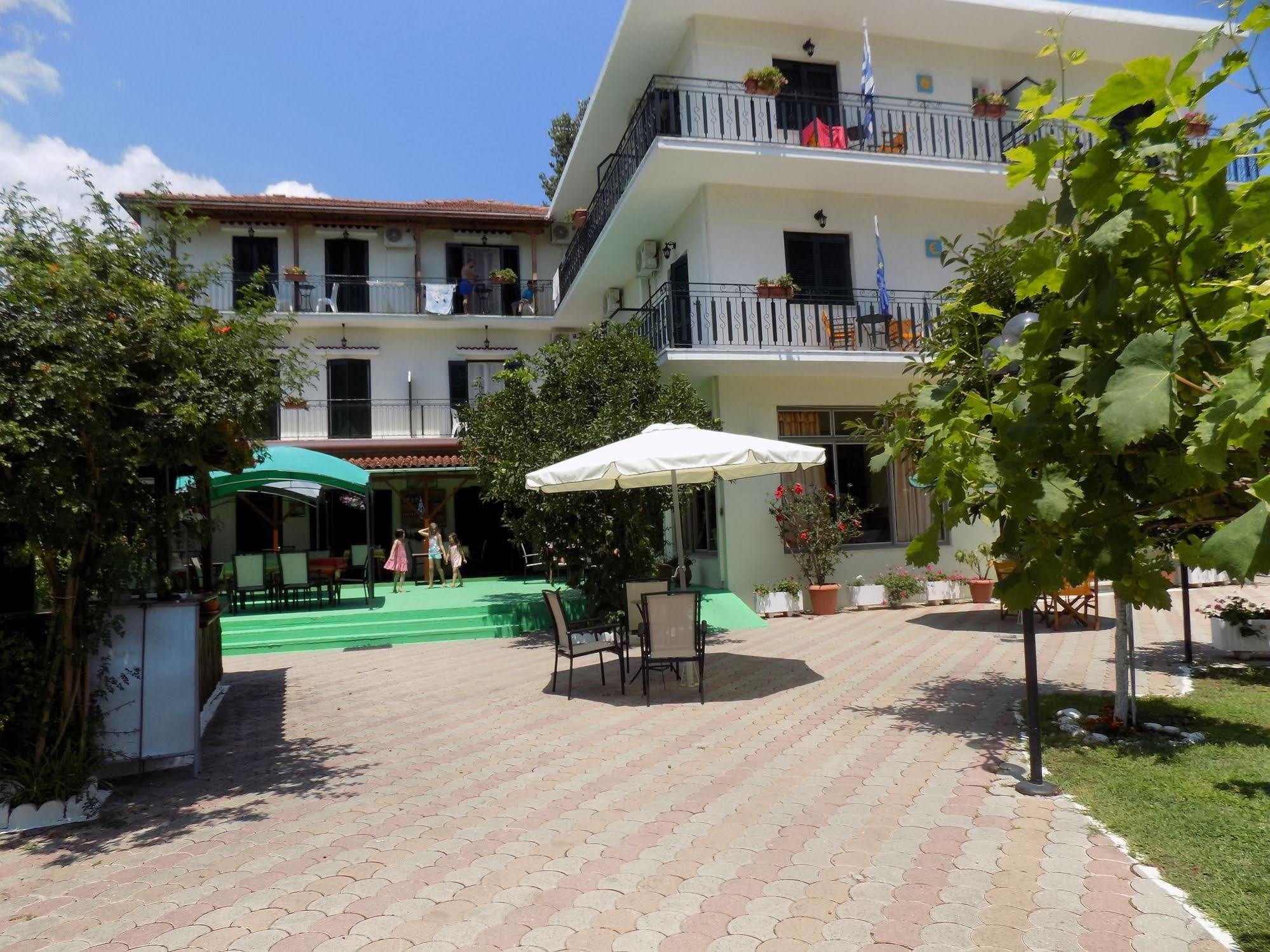 Des Roses Hotel Platanias  Esterno foto